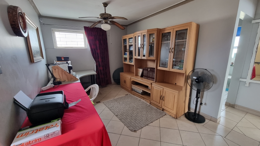 8 Bedroom Property for Sale in Die Bos Western Cape